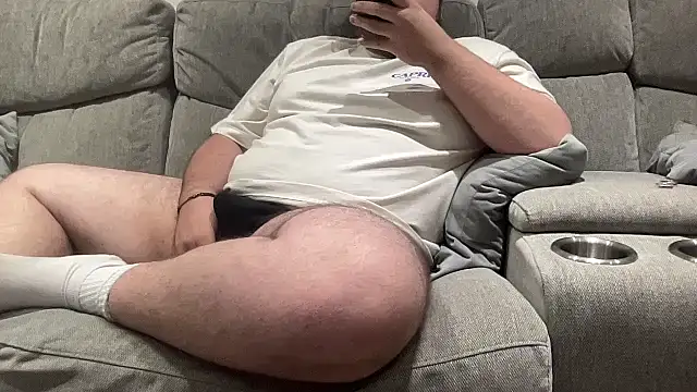 Snapshot of British_28 chatting on 09-11-25, 09:15 British 28 online show from 09-11-25, 09:15