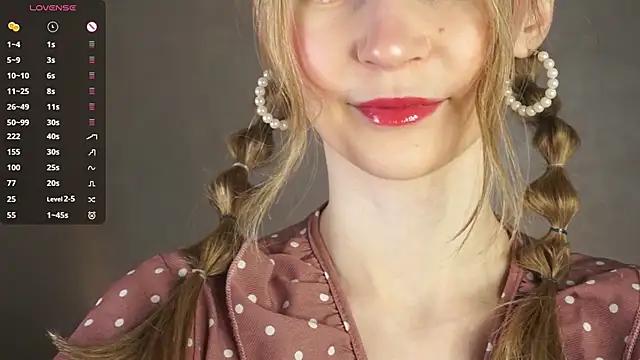 Snapshot of BeatrixHiett chatting on 09-27-25, 02:38 BeatrixHiett online show from 09-27-25, 02:38