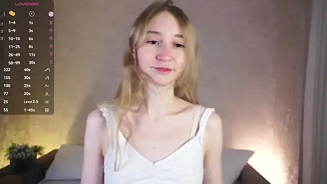 Snapshot of BeatrixHiett chatting on 10-01-25, 04:07 BeatrixHiett online show from 10-01-25, 04:07