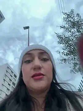 Ninabigtitied online show from 10-23-25, 05:23