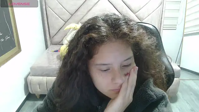 Velvet Moon V online show from 01-15-26, 01:05