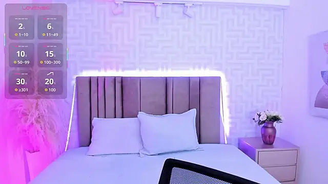 naishaa  online show from 03-19-26, 06:34