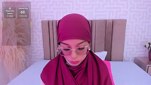 naishaa  online show from 03-21-26, 06:33