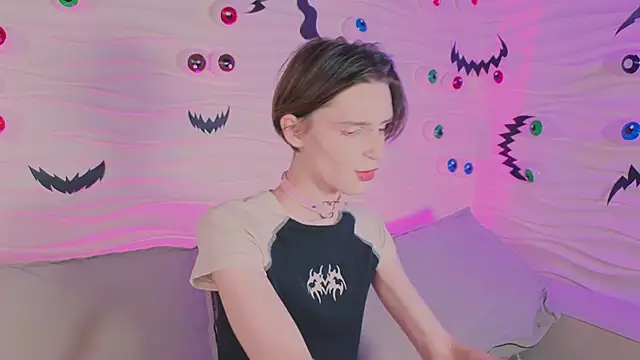 madi snow online show from 10-29-25, 05:20