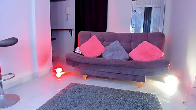 Snapshot of _Mia_Pink_ chatting on 10-21-25, 10:43 Mia Pink online show from 10-21-25, 10:43