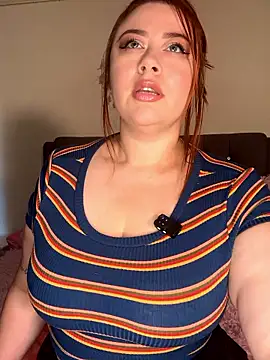 Snapshot of maddy_Bloomm chatting on 01-15-26, 04:55 maddy Bloomm online show from 01-15-26, 04:55