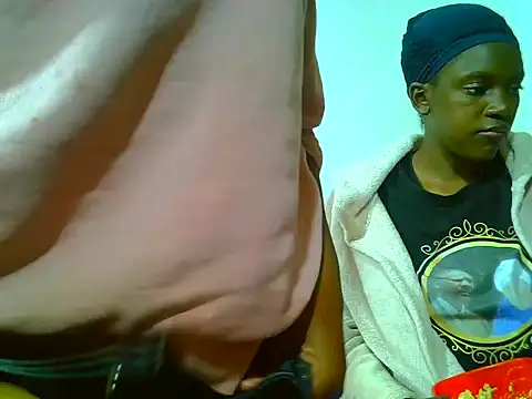 SweetHoney21  online show from 05-28-26, 06:38