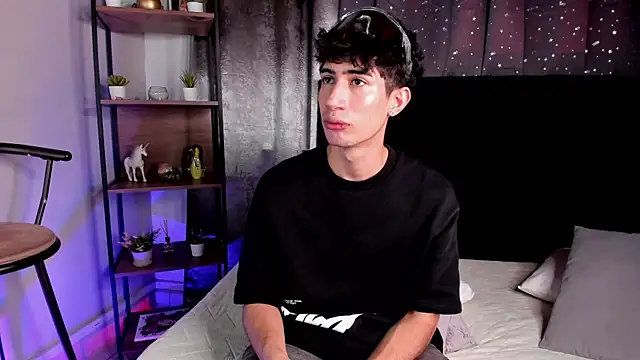 MartinnaGreco online show from 10-30-25, 05:24