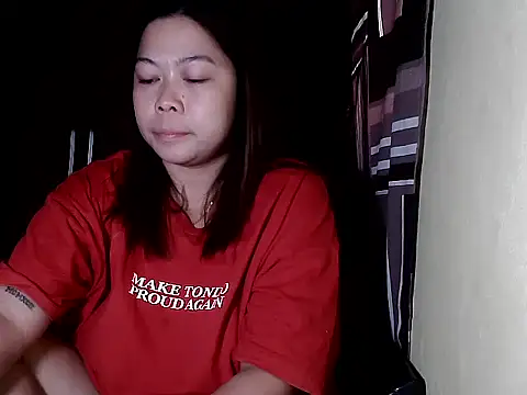 Snapshot of mimi15 chatting on 02-19-26, 07:37 mimi15 online show from 02-19-26, 07:37