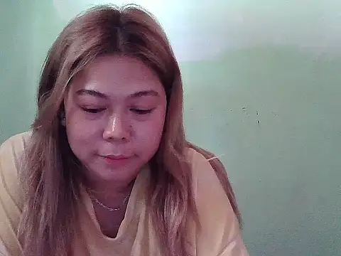 Snapshot of mimi15 chatting on 07-07-26, 07:45 mimi15 online show from 07-07-26, 07:45