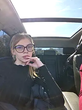 Snapshot of Couplexxx10@xh chatting on 10-19-25, 09:32 Couplexxx10xh online show from 10-19-25, 09:32