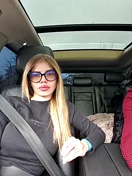 Snapshot of Couplexxx10@xh chatting on 11-17-25, 08:42 Couplexxx10xh online show from 11-17-25, 08:42