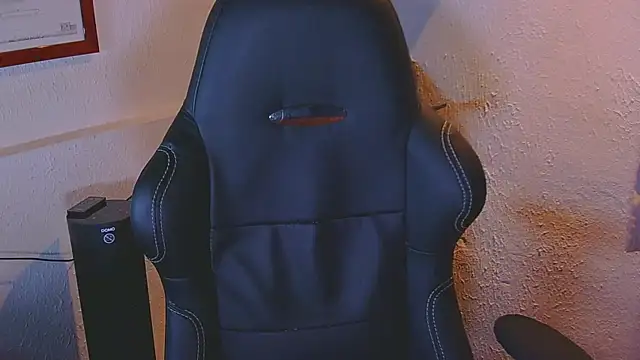 Lucien Gray  online show from 09-30-25, 06:13