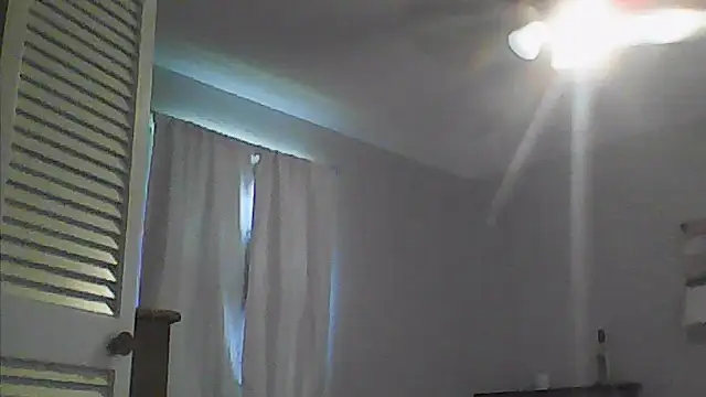 Snapshot of sarahkat86 chatting on 04-24-26, 10:01 sarahkat86 online show from 04-24-26, 10:01