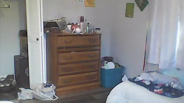 Snapshot of sarahkat86 chatting on 05-13-26, 10:49 sarahkat86 online show from 05-13-26, 10:49