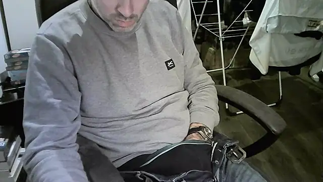 Chrisprngr online show from 11-28-25, 03:25