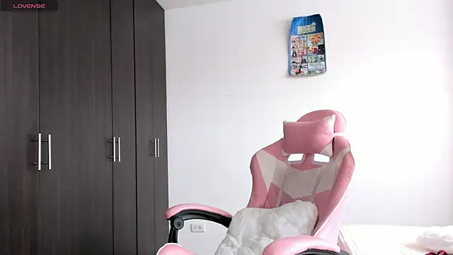 kendal hot01 online show from 02-07-26, 07:17