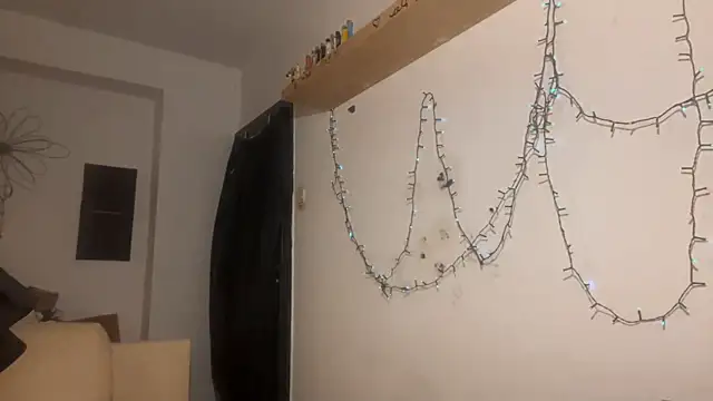 emilydee666 online show from 12-20-25, 10:06