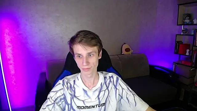 yes cute boy  online show from 10-29-25, 06:53