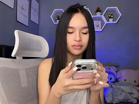 lelasohna online show from 11-19-25, 01:33