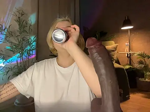 MoonIvy  online show from 03-22-26, 07:39