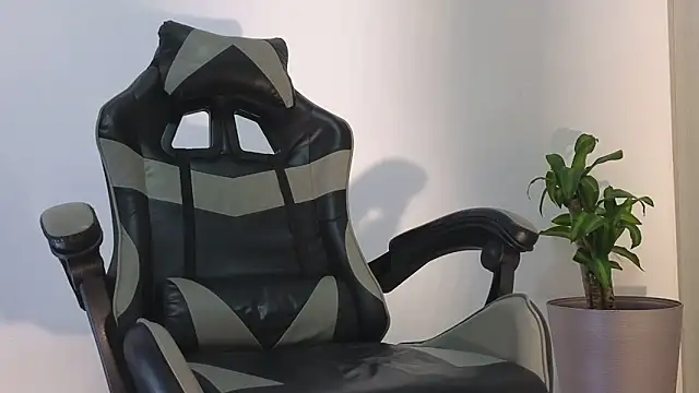 Wyatt Rose online show from 09-24-25, 12:47