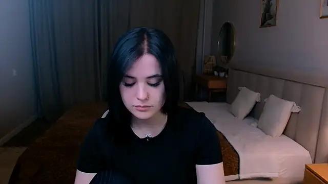 lil angel  online show from 04-17-26, 09:29