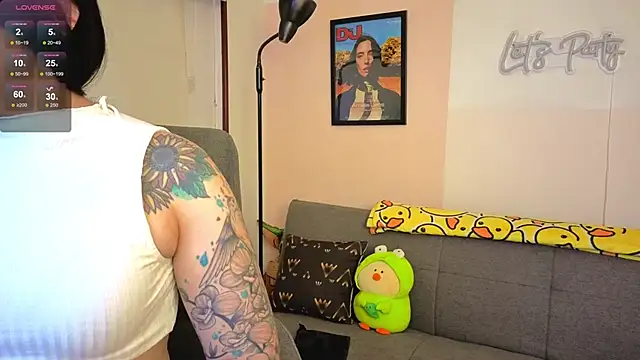 SujannaVarma  online show from 11-26-25, 10:55