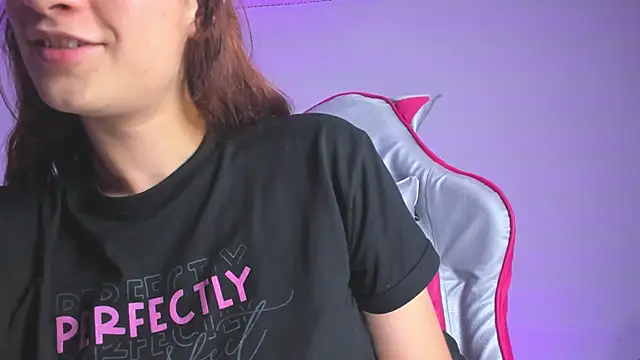 Snapshot of Clov_bastett chatting on 09-26-25, 03:43 Clov bastett online show from 09-26-25, 03:43