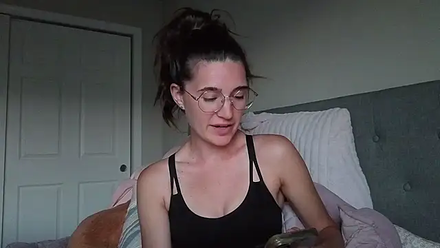 Snapshot of bambifarrina chatting on 06-07-26, 01:32 bambifarrina online show from 06-07-26, 01:32