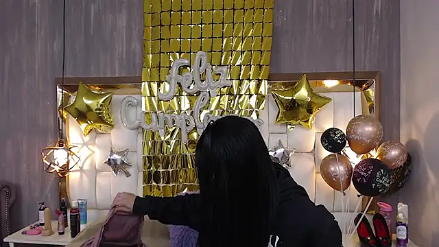 Foxxy Doll online show from 10-09-25, 02:37