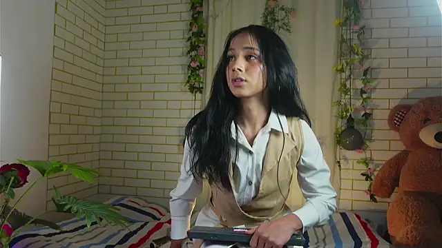 ashley winhouse online show from 10-06-25, 06:55