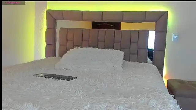 gabrielaponce11 online show from 10-05-25, 12:31