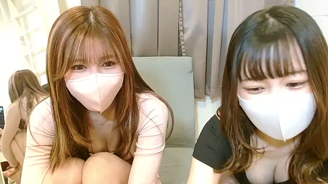 Snapshot of suzu_1111 chatting on 12-15-25, 06:28 suzu 1111 online show from 12-15-25, 06:28