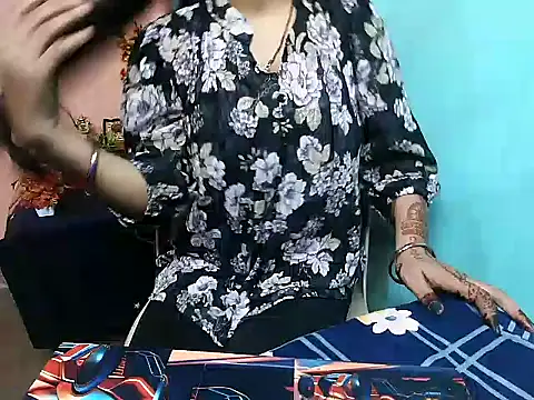Snapshot of RIYA_SOOD chatting on 09-12-25, 05:29 RIYA SOOD online show from 09-12-25, 05:29