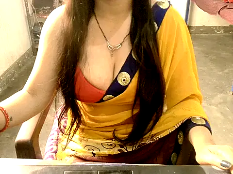 Snapshot of RIYA_SOOD chatting on 10-22-25, 07:19 RIYA SOOD online show from 10-22-25, 07:19