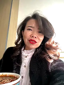 anna yngs online show from 11-04-25, 07:07