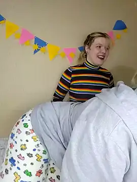 Snapshot of xrixsyx_and_ricky chatting on 09-25-25, 04:11 xrixsyx and ricky online show from 09-25-25, 04:11