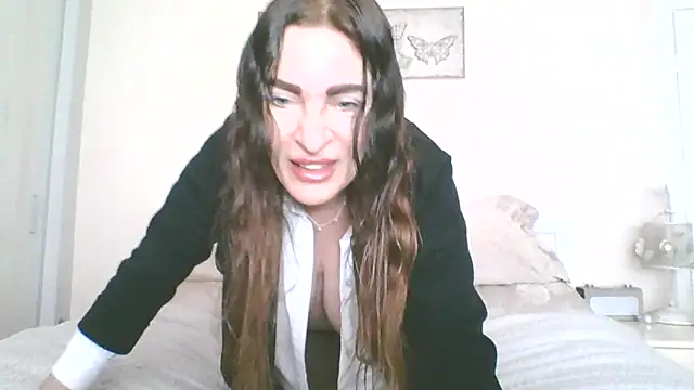 EllaKent online show from 04-15-26, 08:43