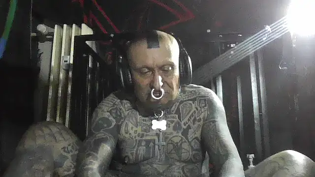 Snapshot of object857 chatting on 02-11-26, 09:09 object857 online show from 02-11-26, 09:09