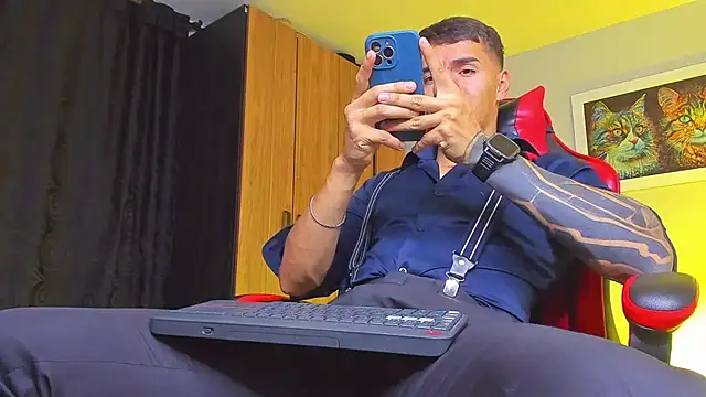 ALPHA DOMINUS  online show from 09-29-25, 03:44