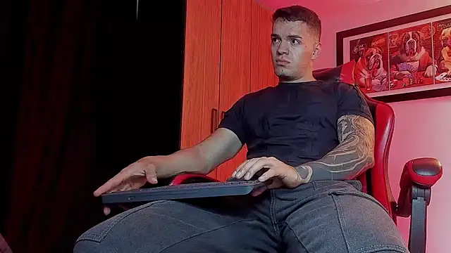 ALPHA DOMINUS  online show from 01-18-26, 04:38