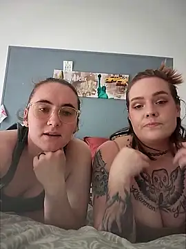 AndHerXO online show from 03-22-26, 04:21