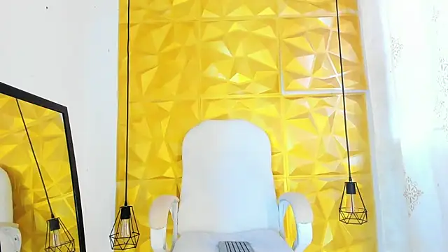 Snapshot of Annie_Addyson chatting on 09-10-25, 10:21 Annie Addyson online show from 09-10-25, 10:21