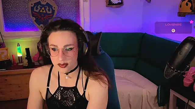 Snapshot of Zesty_Peach chatting on 06-06-26, 10:47 Zesty Peach online show from 06-06-26, 10:47