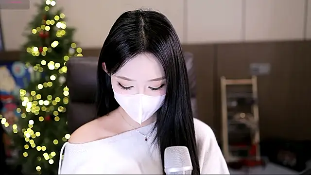 Snapshot of yaya_1888 chatting on 10-22-25, 12:49 yaya 1888 online show from 10-22-25, 12:49