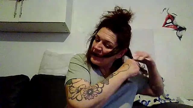 RubyyRosee online show from 05-20-26, 05:35