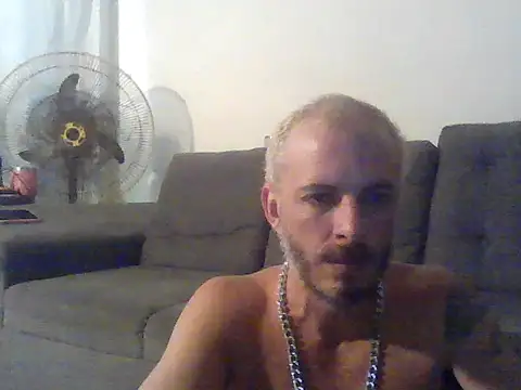 Snapshot of foxyann chatting on 10-11-25, 07:40 foxyann online show from 10-11-25, 07:40