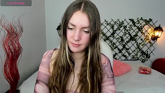 velvet  moon online show from 11-26-25, 10:33