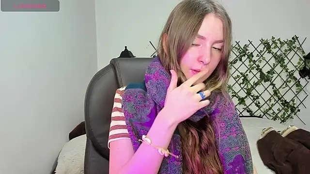 velvet  moon online show from 02-12-26, 11:00